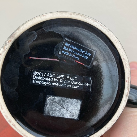 Two Retro Elvis Mugs - Picture 10 of 11